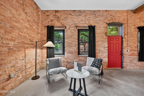 Tiny photo for 14 Broadway Street, Toledo, OH 43604 (MLS # 10013544)