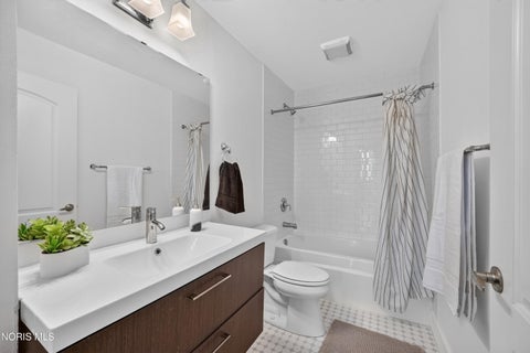 Tiny photo for 14 Broadway Street, Toledo, OH 43604 (MLS # 10013544)