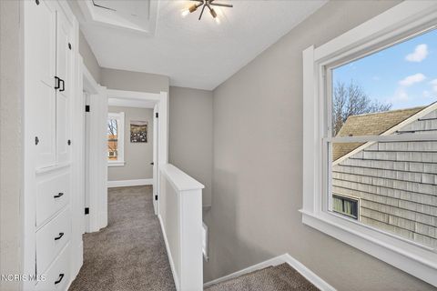 Tiny photo for 1130 Earlwood Avenue, Oregon, OH 43616 (MLS # 10006083)