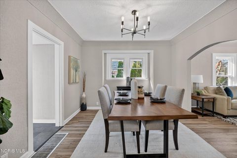 Tiny photo for 1130 Earlwood Avenue, Oregon, OH 43616 (MLS # 10006083)