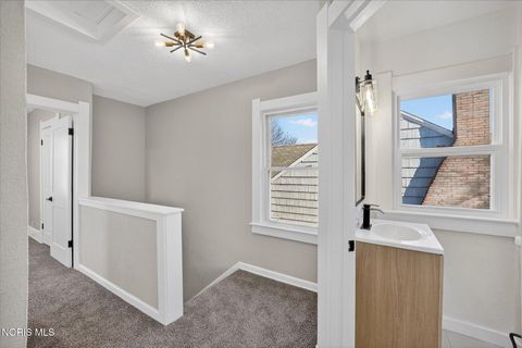 Tiny photo for 1130 Earlwood Avenue, Oregon, OH 43616 (MLS # 10006083)