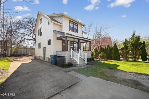 Tiny photo for 1130 Earlwood Avenue, Oregon, OH 43616 (MLS # 10006083)