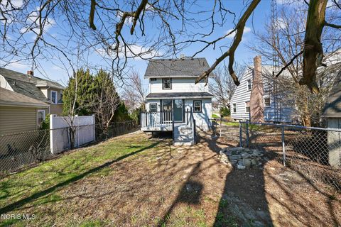 Tiny photo for 1130 Earlwood Avenue, Oregon, OH 43616 (MLS # 10006083)