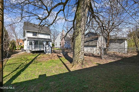 Tiny photo for 1130 Earlwood Avenue, Oregon, OH 43616 (MLS # 10006083)