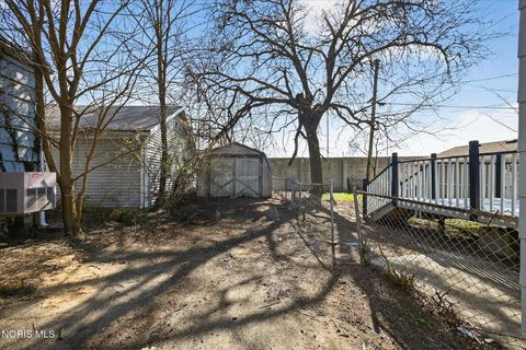 Tiny photo for 1130 Earlwood Avenue, Oregon, OH 43616 (MLS # 10006083)