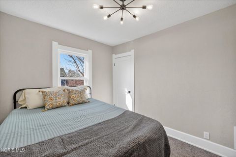 Tiny photo for 1130 Earlwood Avenue, Oregon, OH 43616 (MLS # 10006083)