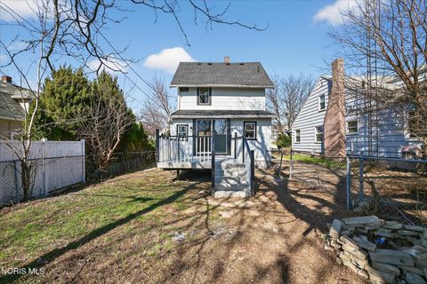 Tiny photo for 1130 Earlwood Avenue, Oregon, OH 43616 (MLS # 10006083)