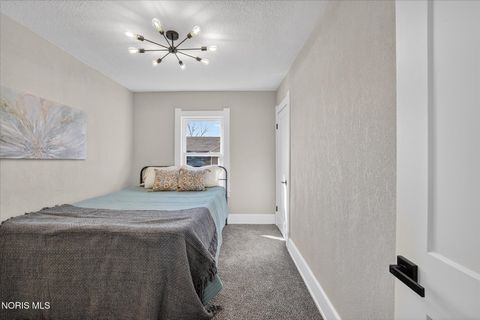 Tiny photo for 1130 Earlwood Avenue, Oregon, OH 43616 (MLS # 10006083)