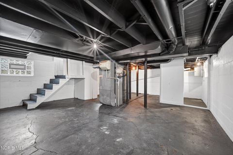 Tiny photo for 1130 Earlwood Avenue, Oregon, OH 43616 (MLS # 10006083)