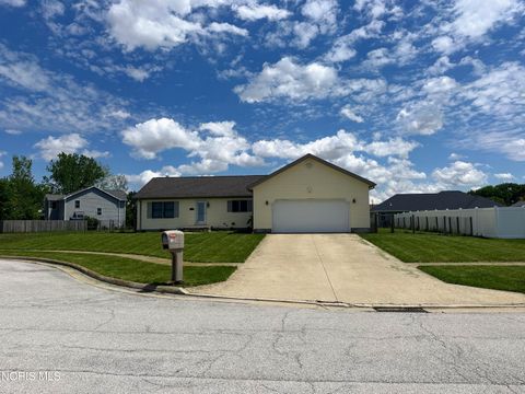 Photo of 1208 Yonker Place, Fostoria, OH 44830 (MLS # 10007588)