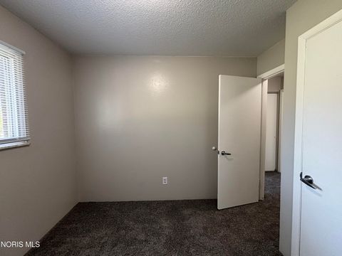 Tiny photo for 554 Williamsville Avenue, Toledo, OH 43609 (MLS # 10010026)