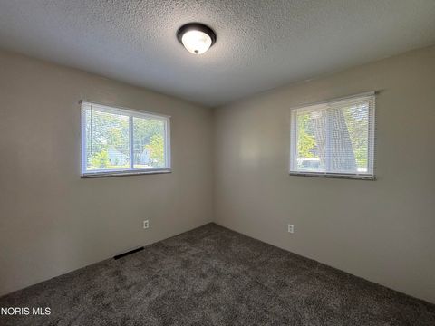 Tiny photo for 554 Williamsville Avenue, Toledo, OH 43609 (MLS # 10010026)
