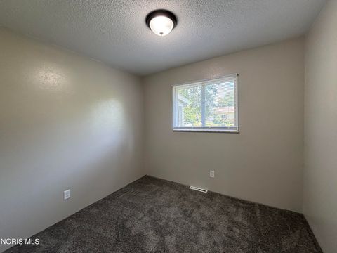Tiny photo for 554 Williamsville Avenue, Toledo, OH 43609 (MLS # 10010026)