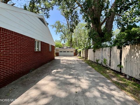 Tiny photo for 554 Williamsville Avenue, Toledo, OH 43609 (MLS # 10010026)
