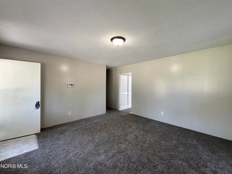 Tiny photo for 554 Williamsville Avenue, Toledo, OH 43609 (MLS # 10010026)