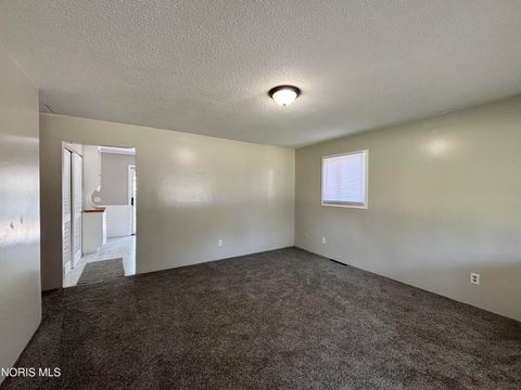 Tiny photo for 554 Williamsville Avenue, Toledo, OH 43609 (MLS # 10010026)