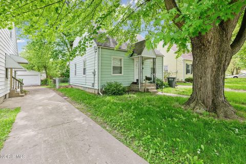 Tiny photo for 523 S Westwood Avenue, Toledo, OH 43609 (MLS # 10007656)