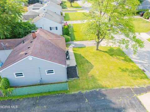 Tiny photo for 1034 Cady Street, Maumee, OH 43537 (MLS # 10010622)