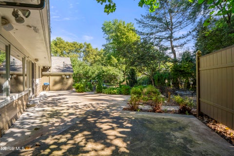 Tiny photo for 2242 Dundas Road, Ottawa Hills, OH 43606 (MLS # 10013678)