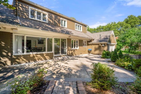Tiny photo for 2242 Dundas Road, Ottawa Hills, OH 43606 (MLS # 10013678)