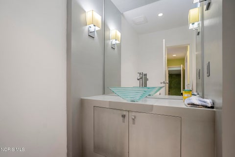 Tiny photo for 2242 Dundas Road, Ottawa Hills, OH 43606 (MLS # 10013678)