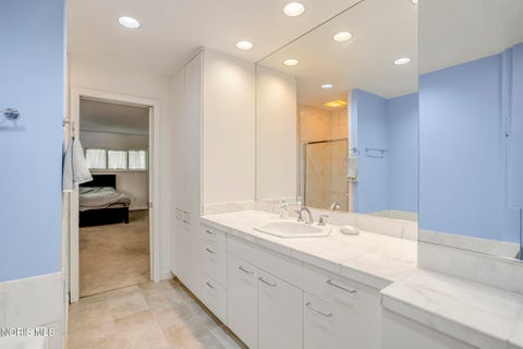 Tiny photo for 2242 Dundas Road, Ottawa Hills, OH 43606 (MLS # 10013678)
