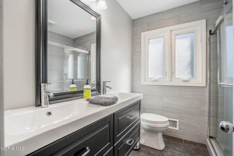 Tiny photo for 2242 Dundas Road, Ottawa Hills, OH 43606 (MLS # 10013678)