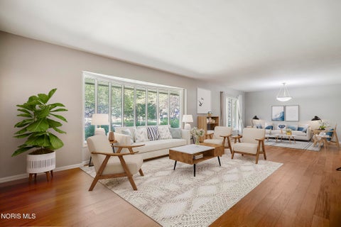 Tiny photo for 2242 Dundas Road, Ottawa Hills, OH 43606 (MLS # 10013678)