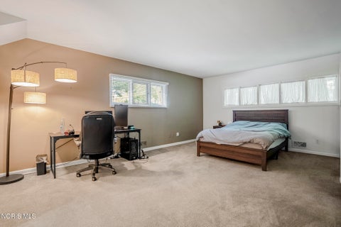 Tiny photo for 2242 Dundas Road, Ottawa Hills, OH 43606 (MLS # 10013678)
