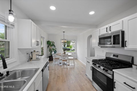 Tiny photo for 2160 Marlow Road, Toledo, OH 43613 (MLS # 10013032)