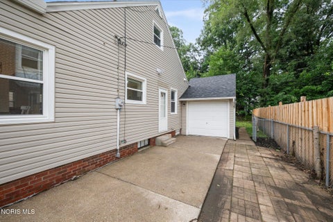 Tiny photo for 2160 Marlow Road, Toledo, OH 43613 (MLS # 10013032)