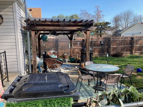 Tiny photo for 196 Sheffield Street, Bellevue, OH 44811 (MLS # 10005844)