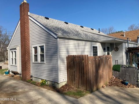 Tiny photo for 196 Sheffield Street, Bellevue, OH 44811 (MLS # 10005844)