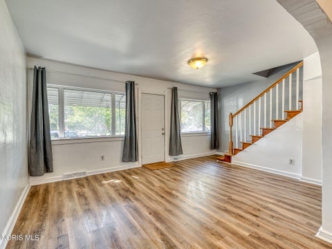 Tiny photo for 5712 Edgewater Drive, Toledo, OH 43611 (MLS # 10014058)