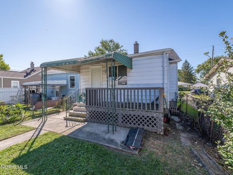 Tiny photo for 5712 Edgewater Drive, Toledo, OH 43611 (MLS # 10014058)
