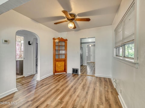 Tiny photo for 5712 Edgewater Drive, Toledo, OH 43611 (MLS # 10014058)