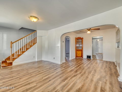 Tiny photo for 5712 Edgewater Drive, Toledo, OH 43611 (MLS # 10014058)