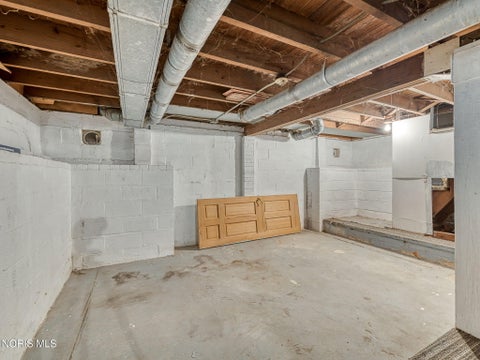 Tiny photo for 5712 Edgewater Drive, Toledo, OH 43611 (MLS # 10014058)