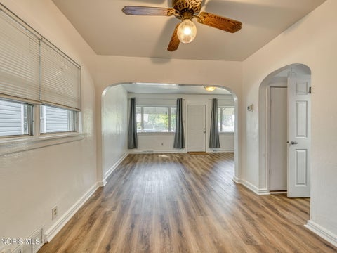Tiny photo for 5712 Edgewater Drive, Toledo, OH 43611 (MLS # 10014058)
