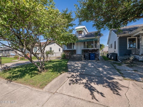 Tiny photo for 5712 Edgewater Drive, Toledo, OH 43611 (MLS # 10014058)