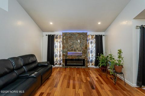 Tiny photo for 1137 Bedford Woods Drive, Toledo, OH 43615 (MLS # 10002849)