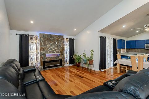 Tiny photo for 1137 Bedford Woods Drive, Toledo, OH 43615 (MLS # 10002849)