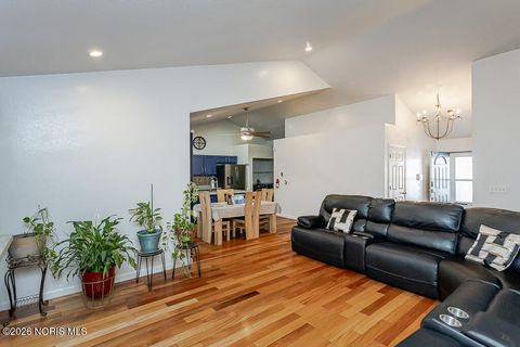 Tiny photo for 1137 Bedford Woods Drive, Toledo, OH 43615 (MLS # 10002849)