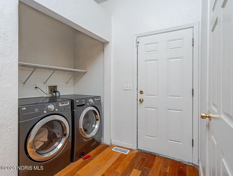 Tiny photo for 1137 Bedford Woods Drive, Toledo, OH 43615 (MLS # 10002849)