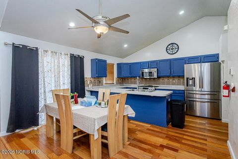 Tiny photo for 1137 Bedford Woods Drive, Toledo, OH 43615 (MLS # 10002849)