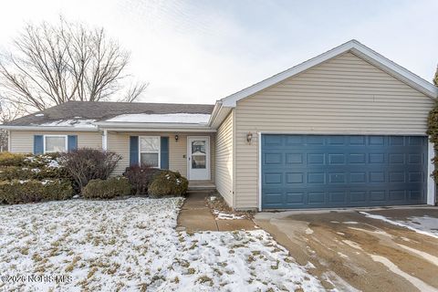 Photo of 1137 Bedford Woods Drive, Toledo, OH 43615 (MLS # 10002849)