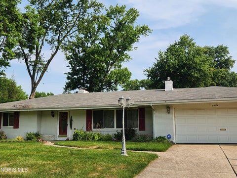 Tiny photo for 5122 Macklyn Drive, Toledo, OH 43615 (MLS # 10010509)