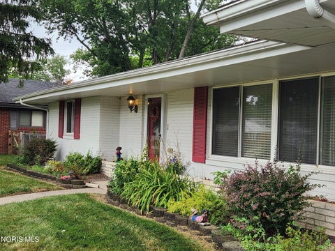 Tiny photo for 5122 Macklyn Drive, Toledo, OH 43615 (MLS # 10010509)