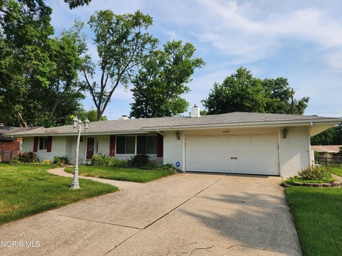 Photo of 5122 Macklyn Drive, Toledo, OH 43615 (MLS # 10010509)