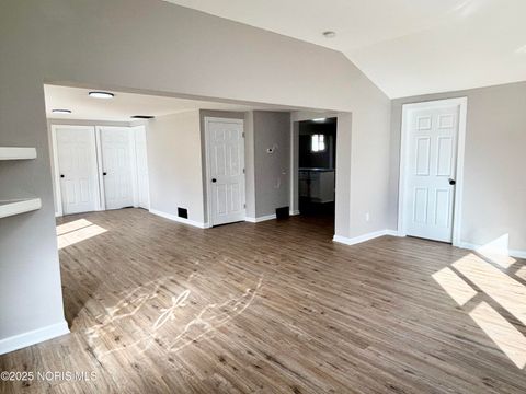 Tiny photo for 2745 Mechanic Street, Oregon, OH 43616 (MLS # 10000109)